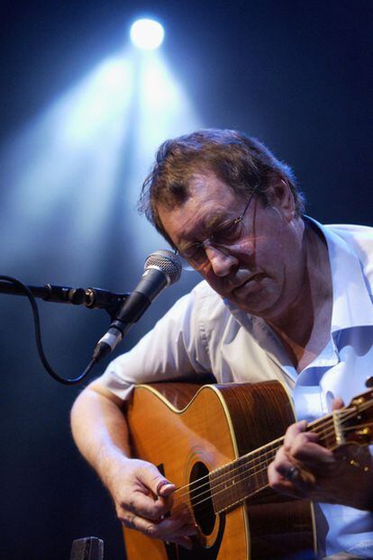 El músico escocés Bert Jansch ha fallecido hoy miércoles con 67 años.