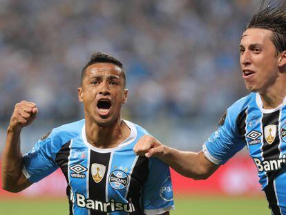 Cicero celebra su gol ante Lanús en Porto Alegre, en la primera final por la Copa Libertadores.