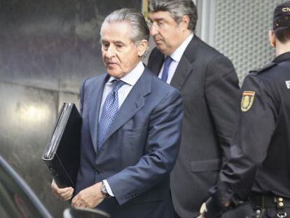 El expresidente de Caja Madrid Miguel Blesa a su salida de la Audiencia Nacional