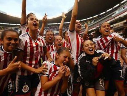 Las jugadoras del Guadalajara celebran su pase a la final.