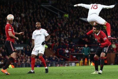 El Sevilla resucita en Old Trafford y logra un empate in extremis en ocho minutos