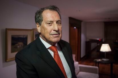 El empresario y banquero argentino, Jorge Brito, posa para un retrato en Buenos Aires, en 2015.