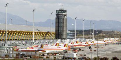 Aviones de Iberia en tierra en el aeropuerto de Barajas.