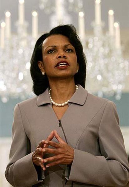 La secretaria de Estado de EE UU, Condoleezza Rice, habla sobre el plan nuclear iraní en la sede del Departamento de Estado en Washington.