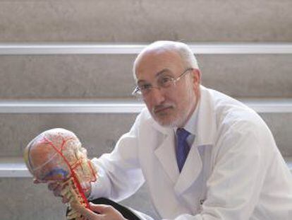 Ramón Cacabelos, en su laboratorio