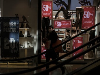 Una tienda del centro comercial L'Illa Diagonal el día antes de su cierre en enero por las medidas restrictivas.