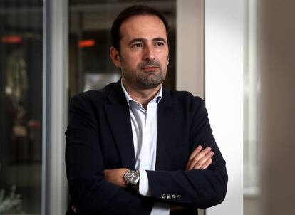 El escritor Diego Moldes, en un hotel de Madrid.
