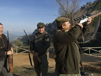 Cazadores en las sierra de las Villas en Ja&eacute;n en febrero.