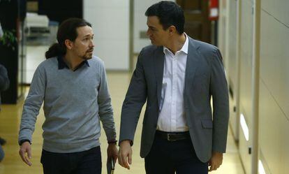 Pablo Iglesias y Pedro Sánchez, en el Congreso de los Diputados.