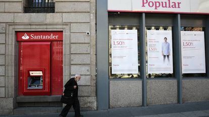Sucursal del Banco Santander y del Banco Popular en Madrid.