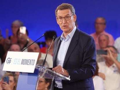 El líder del Partido Popular, Alberto Núñez Feijóo, durante un acto de campaña del PP, este martes en Palma de Mallorca.
