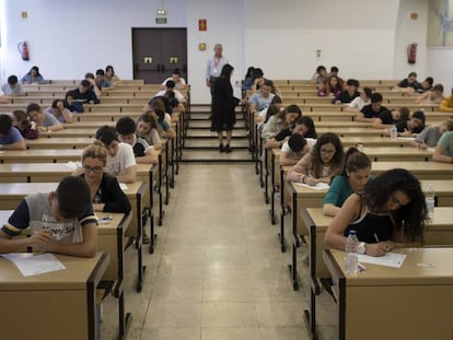 Examen de Selectividad hoy en la Universidad de Sevilla.