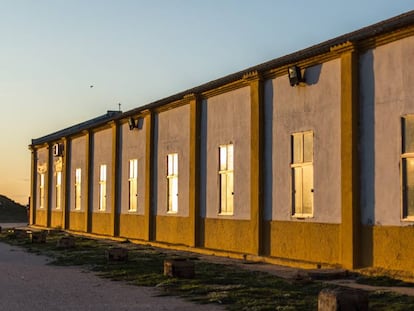 Fachada del Centro de Internamiento de Extranjeros de Tarifa, Cádiz.