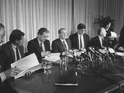 Firma del Pacto de Ajuria Enea en 1988. 