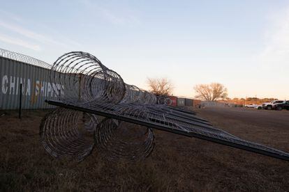 Non-scalable fencing and razor wire, prepared by the Texas National Guard engineers to be set up, lays in Shelby Park at the U.S.-Mexico border in Eagle Pass, Texas, U.S., January 16, 2024. REUTERS/Kaylee Greenlee Beal