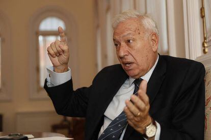 El exministro de Asuntos Exteriores, Jos&eacute; Manuel Garc&iacute;a-Margallo, durante la entrevista. 