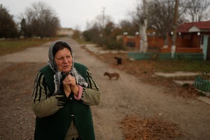 Antonina Ustimenko, de 64 años, en el pueblo de Blahodatne, en la provincia de Jersón, que fue recuperado por las tropas ucranias el jueves.