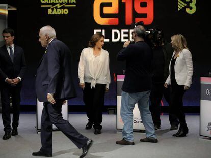 En el debate de TV3 Colau optó por una americana de seda y Valls por unos hombros con un patronaje cuestionable.