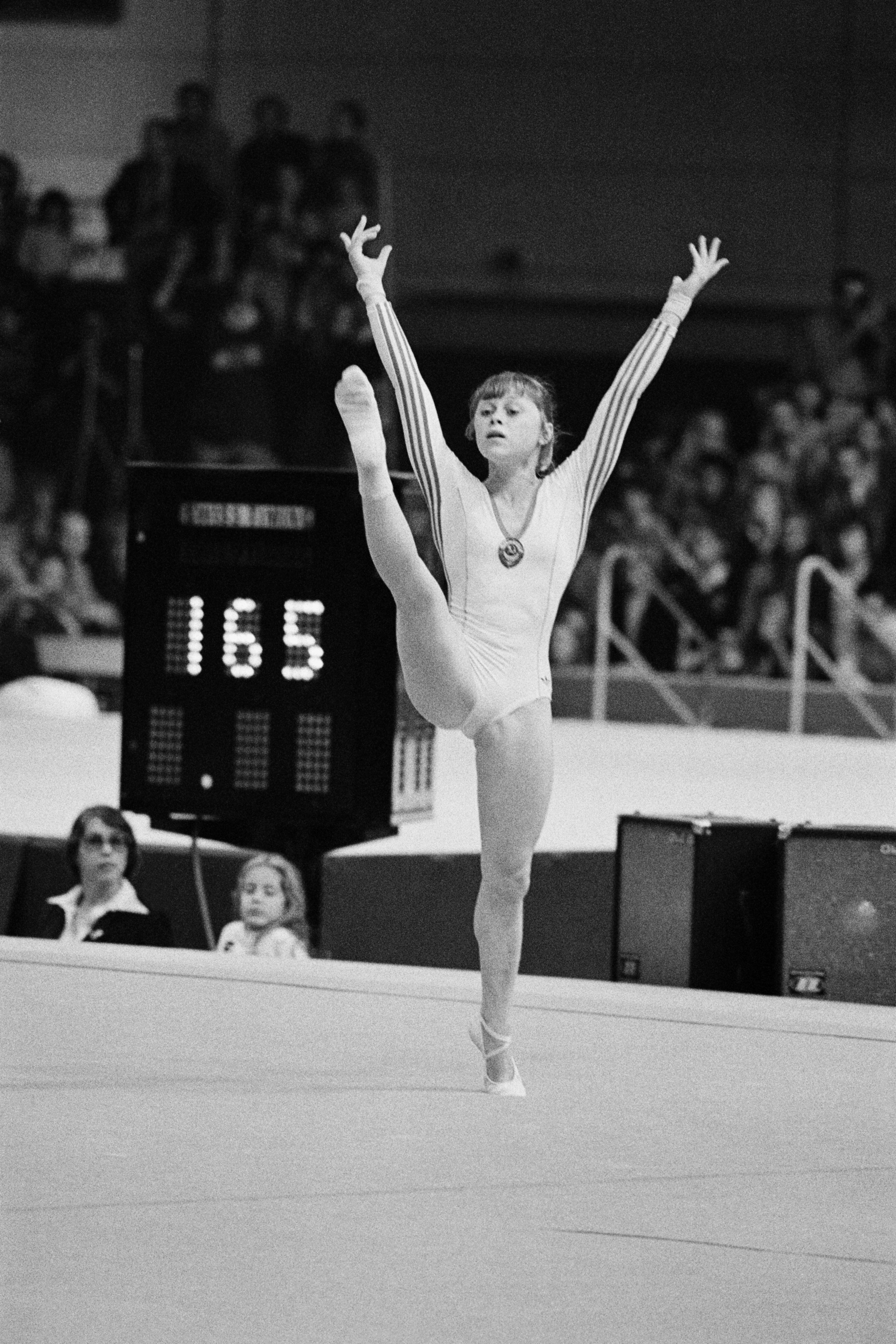 Elena Mukhina, en el campeonato del mundo de 1978.