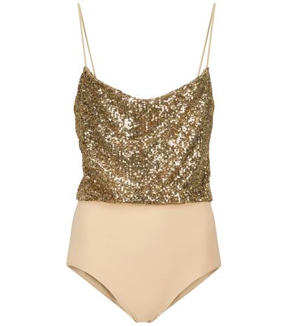 Este body de lentejuelas doradas, tirante fino y escote fluido es la prenda de fiesta que necesitas para tus noches de verano. Es de Balmain y cuesta 890€.