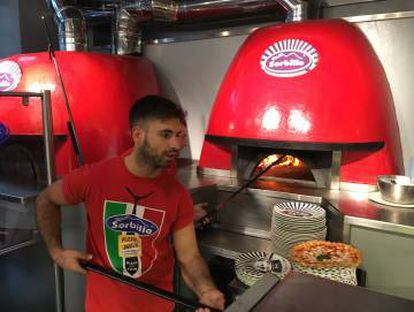 HORNO DE LA PIZZERIA SORBILLO / CAPEL