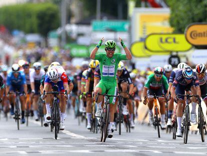 Cavendish celebra su 32ª victoria en el Tour.