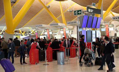 Tr&aacute;fico de pasajeros en el aeropuerto de Barajas de Madrid 