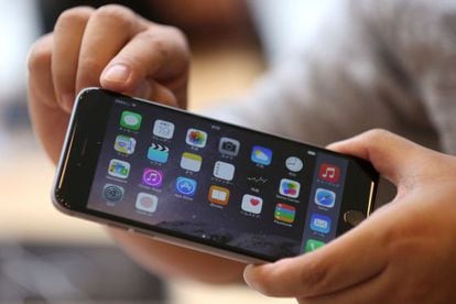 Una imagen del nuevo iPhone con iOS 8.