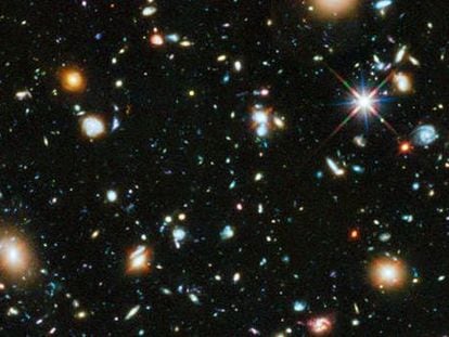 Entre todas estos elementos del espacio existen unas estrellas muertas llamadas enanas negras que ya no emiten radiación.