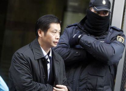 Un directivo aceptó "sobornos" a cambio de gestionar transferencias de dinero para Gao Ping.