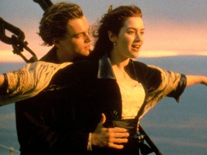 Uno de los fotogramas más reconocibles de 'Titanic'  (1997), con Leonardo DiCaprio y Kate Winslet.