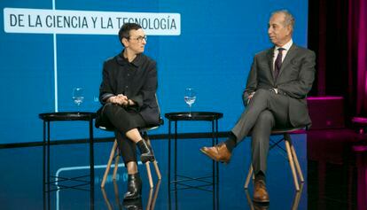 Desde la izquierda, Almudena Heredero, directora de Primavera Sound Madrid, y Antonio Fernández, secretario general de DEV.