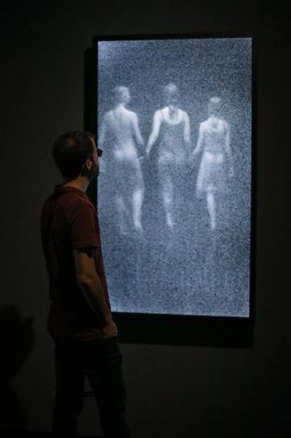 Momento final de 'Tres mujeres', de Bill Viola (2008).