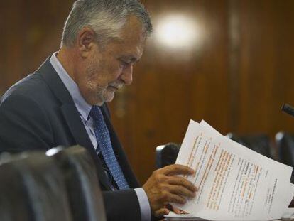 Jose Antonio Griñán, ante la comisión de los ERE en el Parlamento andaluz.