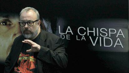 El director de cine Alex de la Iglesia, durante la presentación del filme 'La chispa de la vida'.