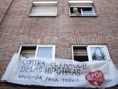 Protesta durant un desnonament a Madrid.