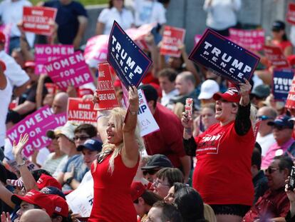 Seguidores de Trump en un míting aquest dimecres, a Miami (Florida).