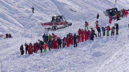 Al menos tres muertos en una avalancha en los Alpes franceses |  Internacional | EL PAÍS