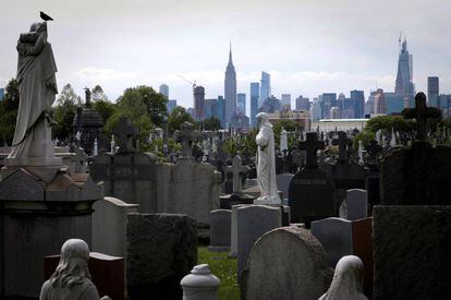 Manhattan, desde el cementerio neoyorquino de Calvary.