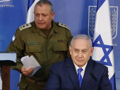 El primer ministro israelí, Benjamín Netanyahu, y el jefe del Ejército, general Gadi Eizenkot, en Tel Aviv.