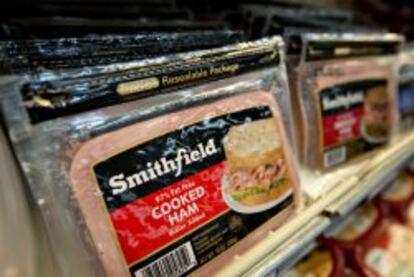 Productos de Smithfield en un supermercado.