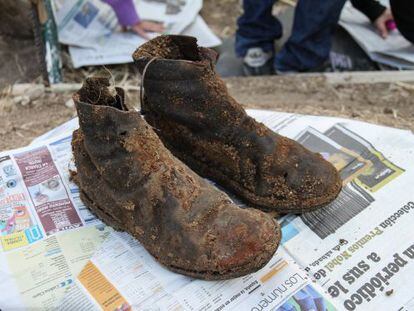 Botas de un fusilado cuyos restos fueron exhumados el verano pasado gracias a la donación de un sindicato noruego de electricistas.