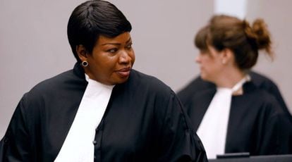 La fiscal de la CPI Fatou Bensouda, durante el juicio al congoleño Bosco Ntaganda, en agosto de 2018 en La Haya.