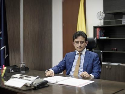 El nuevo director de la DIAN, Luis Carlos Reyes, en el edificio del Ministerio de Hacienda, en Bogotá, el 25 de agosto de 2022.