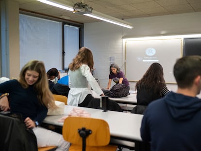 Estudiantes del instituto público Alejandría, en Tordesillas (Valladolid), el martes 5 de diciembre.