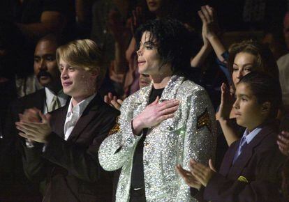 Michael Jackson y Macaulay Culkin en el Madison Square Garden en Nueva York.