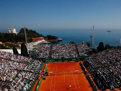 Panorámica de la pista Rainiero III durante la final entre Nadal y Nishikori.