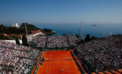 Panorámica de la pista Rainiero III durante la final entre Nadal y Nishikori.