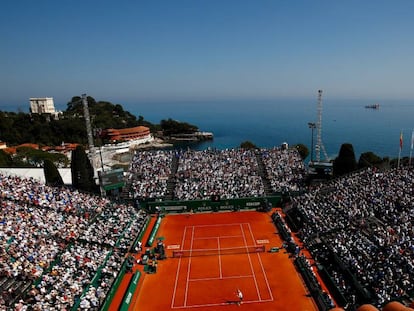 Panorámica de la pista Rainiero III durante la final entre Nadal y Nishikori.