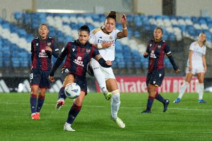 María Méndez y Carla Camacho, en un Real Madrid-Levante el octubre pasado.